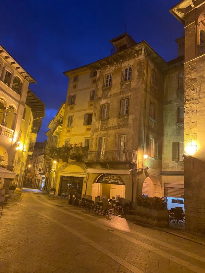 Antica Dimora Del Mercato Domodossola Bagian luar foto