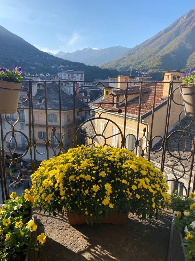 Antica Dimora Del Mercato Domodossola Bagian luar foto